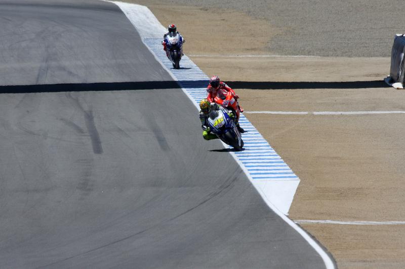M09_5229.jpg - And Rossi gets by for 2nd!